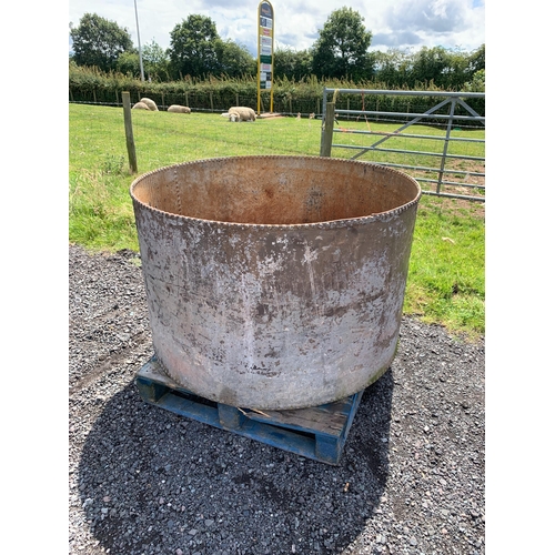 42 - LARGE HEAVY GALVANISED ROUND TROUGH