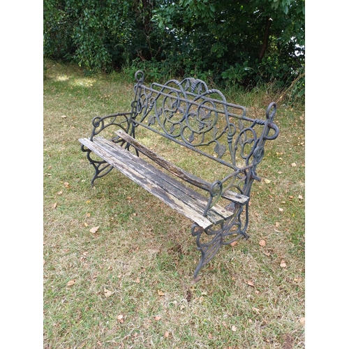 67 - CAST BENCH