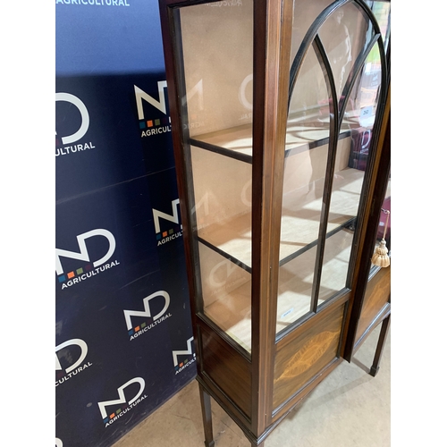 260 - DISPLAY CABINET