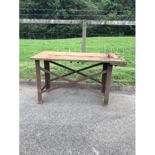 16 - INDUSTRIAL CAST TABLE