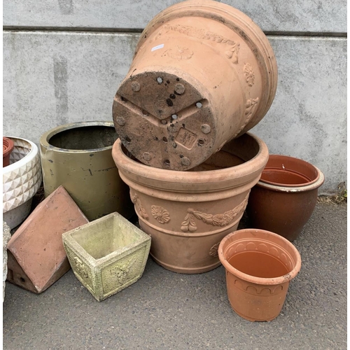 185 - QTY OF GARDEN POTS