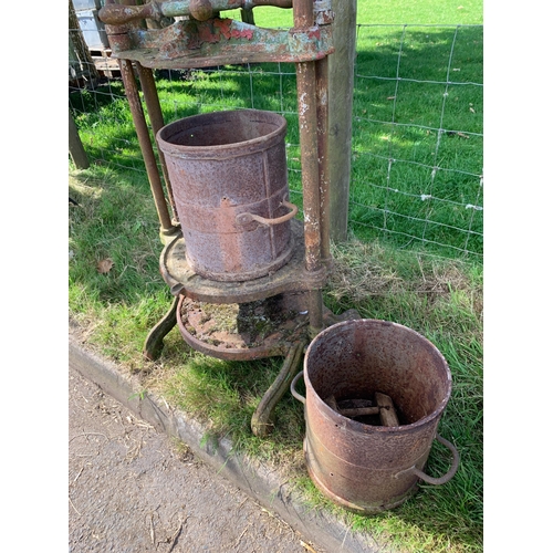 22 - CAST IRON CIDER PRESS