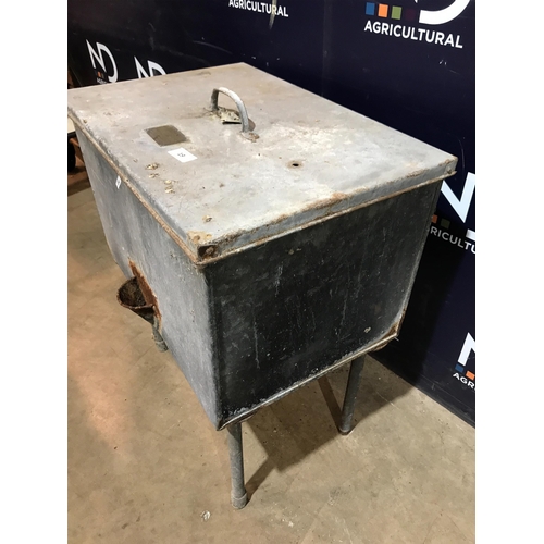 19 - GALVANISED TUB
