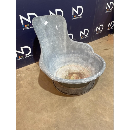 24 - GALVANISED WASH TUB