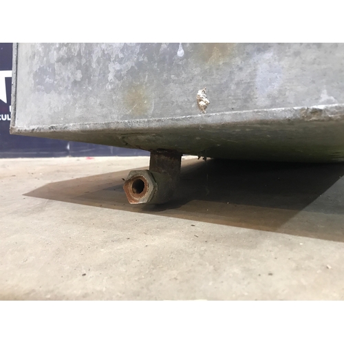 39 - GALVANISED WATER TANK