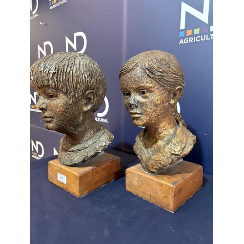 17 - STUDIO BUSTS