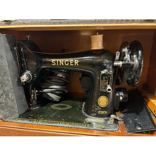 384 - SINGER SEWING MACHINE