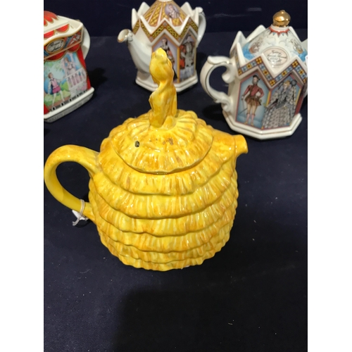 494 - SADLER TEAPOTS