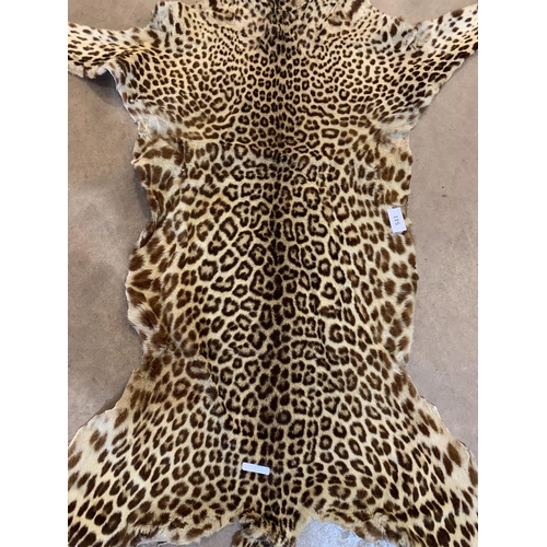 511 - LEOPARD SKIN RUG