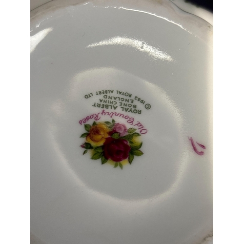 536 - OLD COUNTRY ROSE PORCELAIN