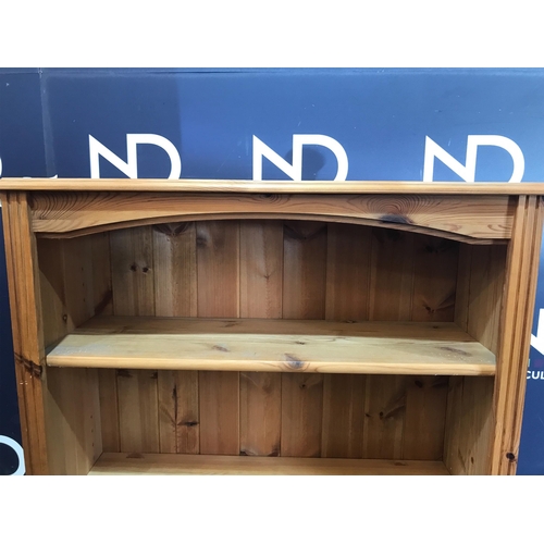 718 - PINE SHELVES