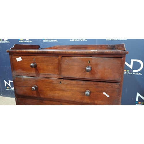 741 - CHEST OF DRAWERS