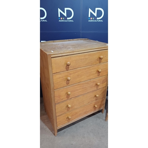 802 - CHAIR & CHEST OF DRAWERS