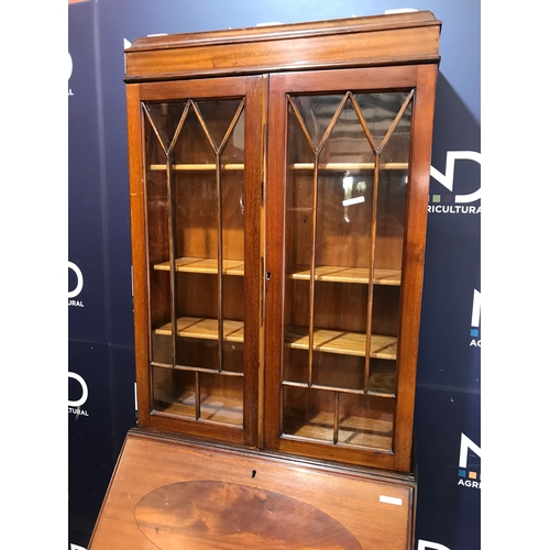 477 - DISPLAY CABINET