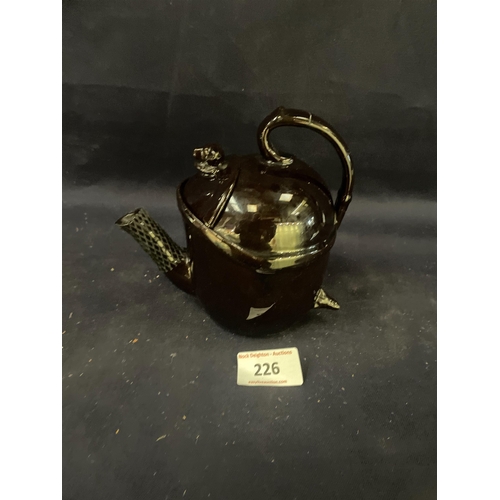 226 - TEAPOT