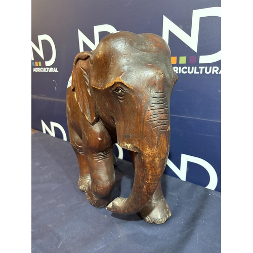 251 - LARGE ELEPHANT