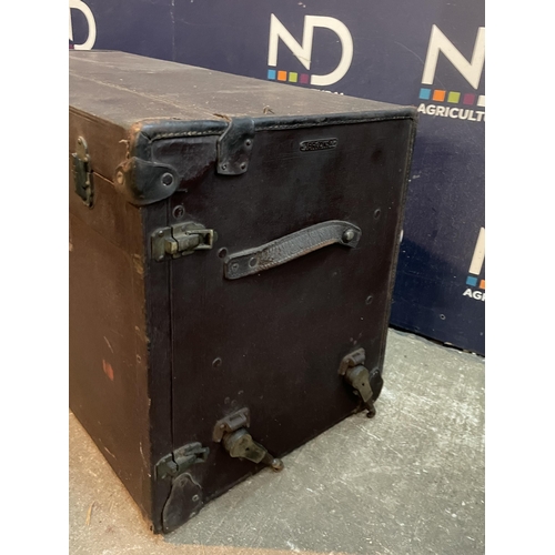 313 - VINTAGE CAR TRAVEL TRUNK