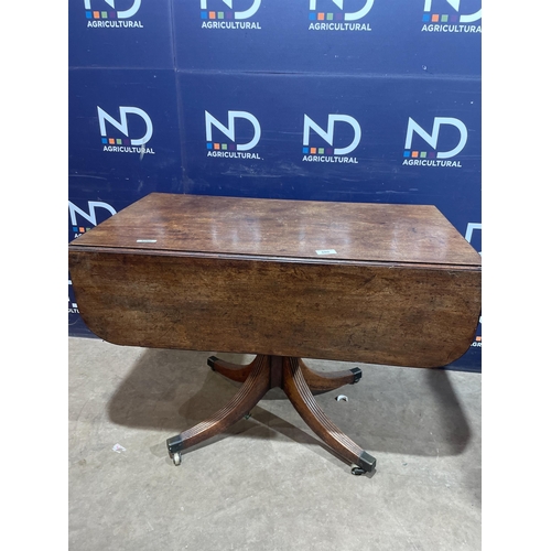 680 - DROP LEAF TABLE