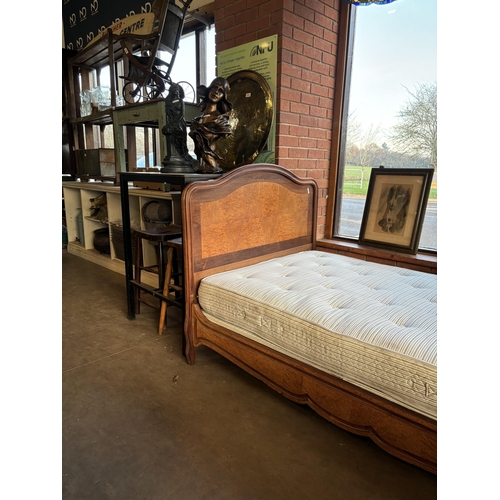 154V - VICTORIAN BED