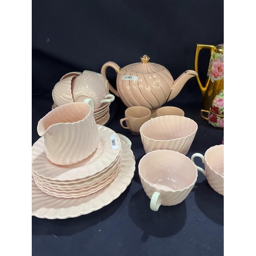 32 - TEA SETS