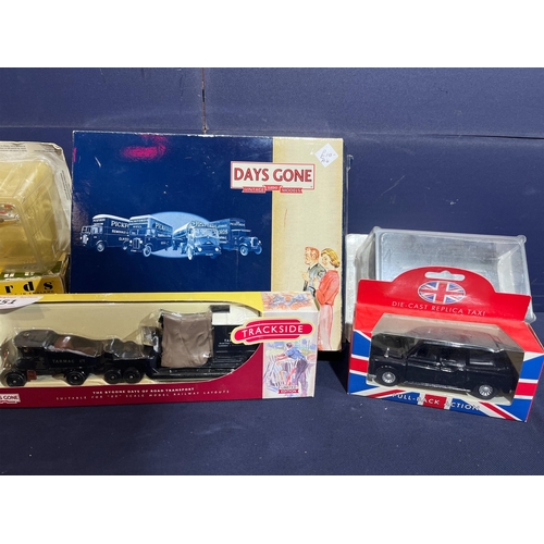 351 - TOY CARS INC CORGI AND VANGUARDS