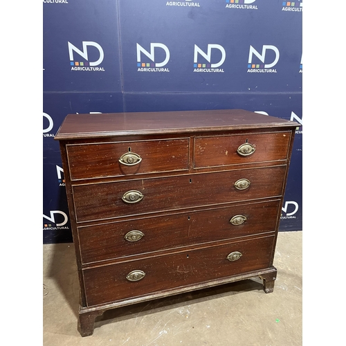 446 - CHEST OF DRAWERS