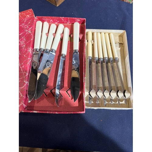 487 - BOXED CUTLERY AND ROLLS RAZOR