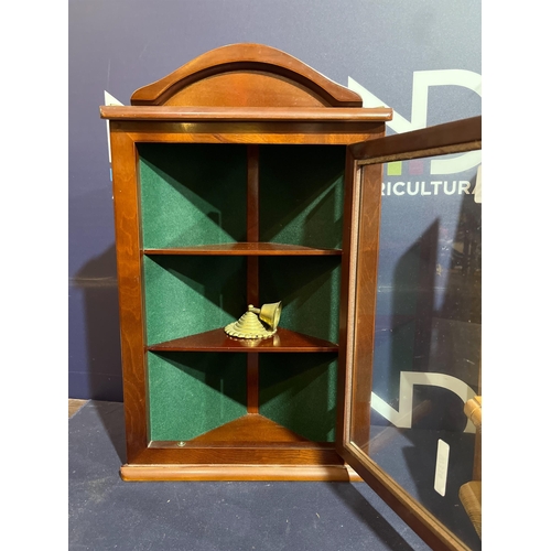 506 - SMALL CORNER CABINET