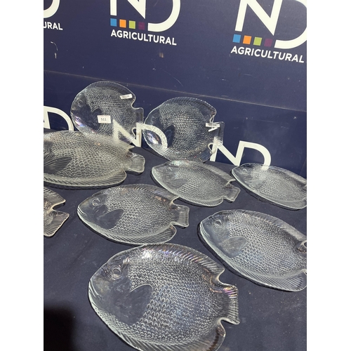 511 - DECORATIVE FISH PLATES