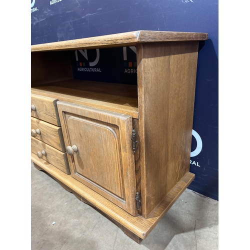 680 - OAK CUPBOARD