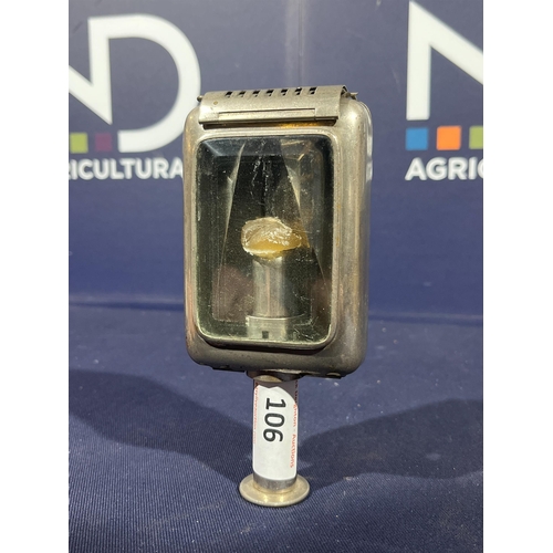 106 - PORTABLE CARRIAGE LIGHT