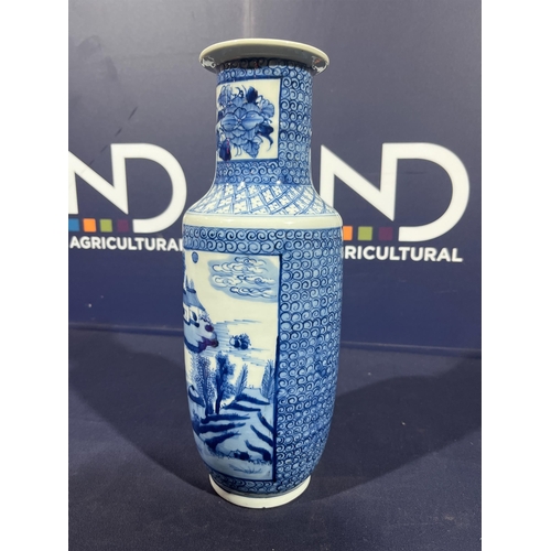 134 - CHINESE BLUE & WHITE VASE