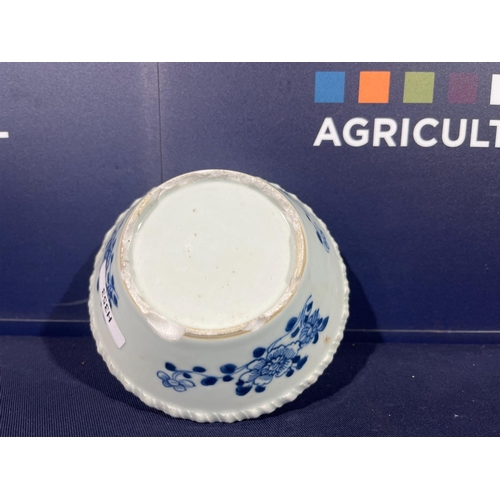 144 - ORIENTAL BLUE & WHITE BOWL