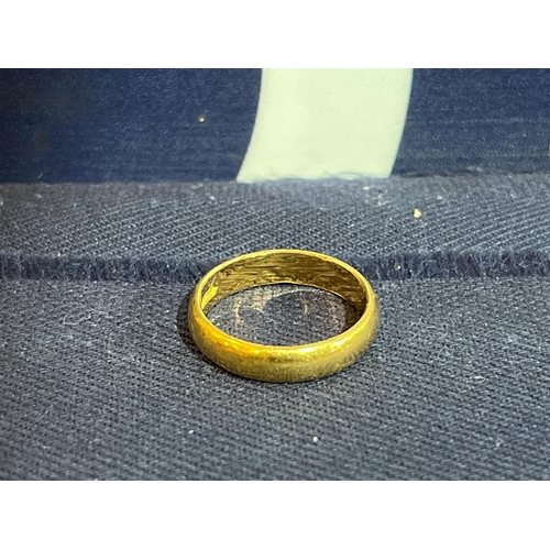 185 - 22CT GOLD RING 6G