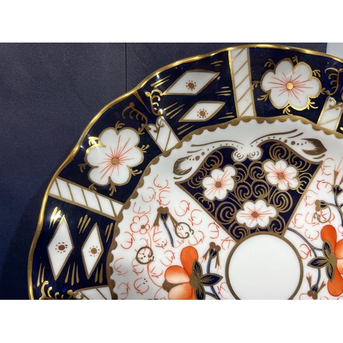 187 - ROYAL CROWN DERBY IMARI PATTERN PLATE