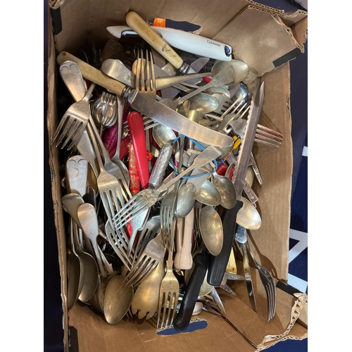 783 - VARIETY OF CUTLERY ETC