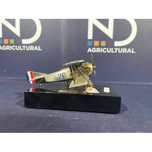 99 - RADIO DESK MODEL PLANE