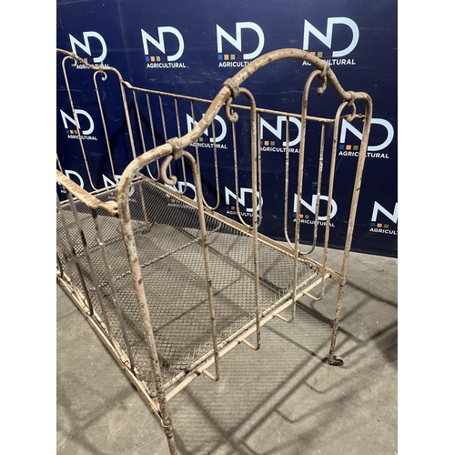 275 - VICTORIAL WROUGHT IRON COT