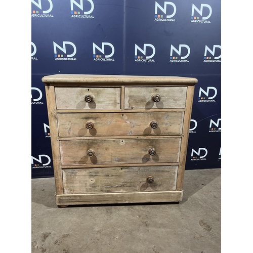 81 - VICTORIAN 5 DRAWER PINE CHEST