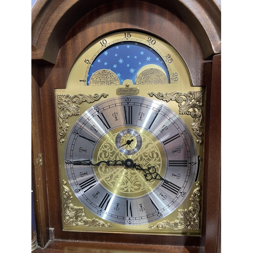 112 - GRANDFATHER CLOCK