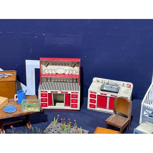 276 - DOLLS HOUSE FURNITURE