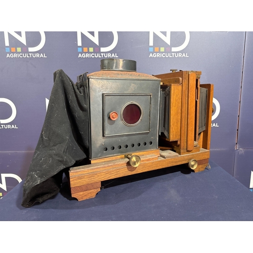 408 - 19C PHOTOGRAPH ENLARGER