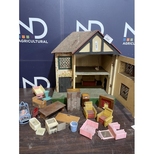 410 - DOLLS HOUSE