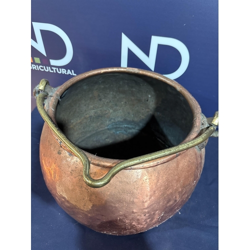 420 - COPPER CAULDRON