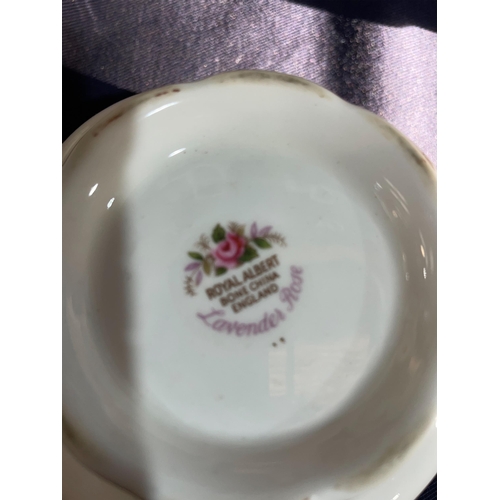 427 - ROYAL ALBERT LAVENDER ROSE