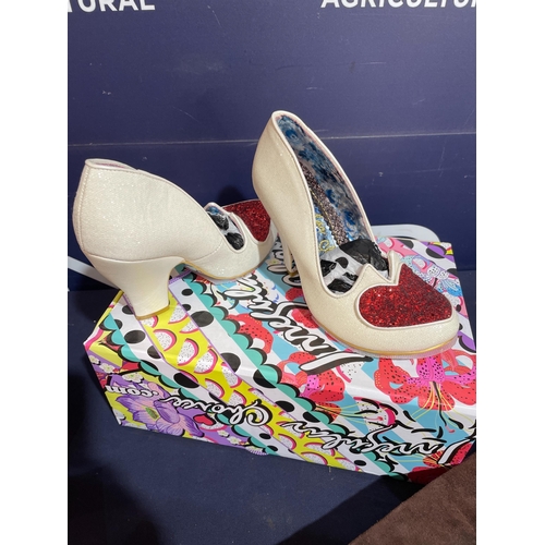 435 - LADIES SHOES