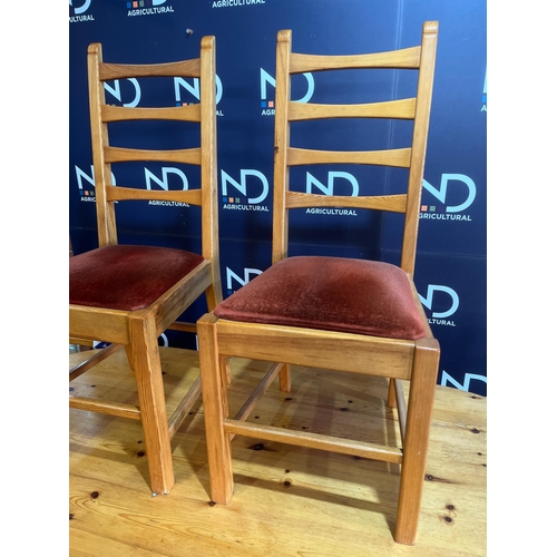 689 - TABLE & CHAIRS