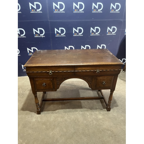 70 - OAK DESK