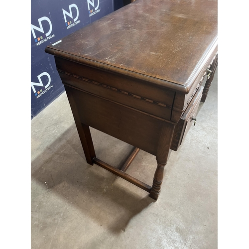 70 - OAK DESK