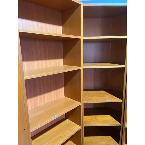 736 - LARGE BOOKSHELF